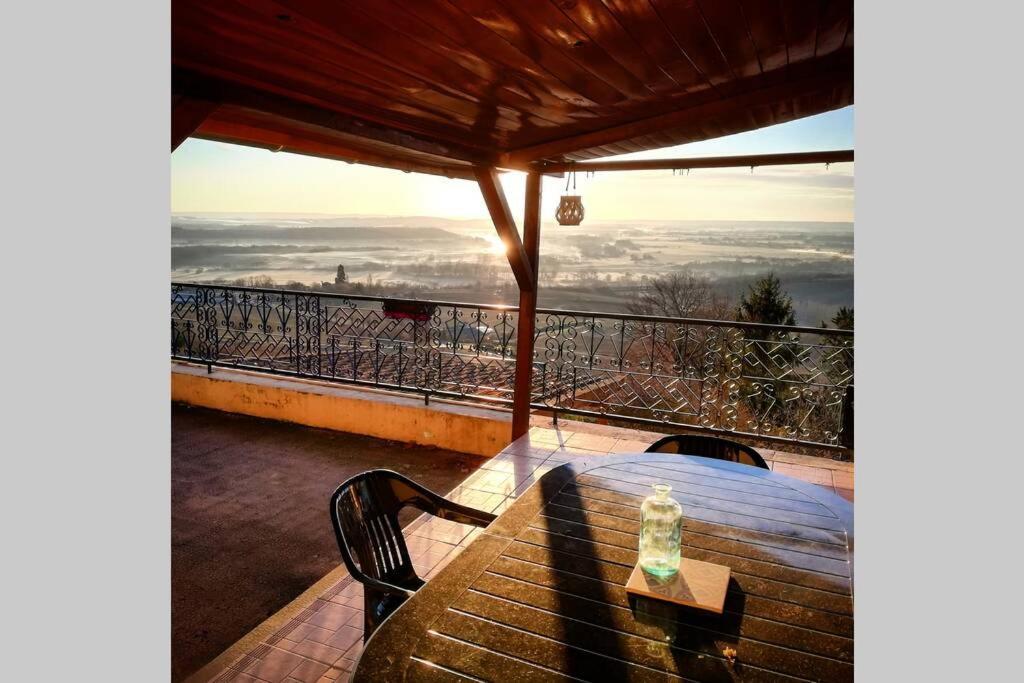 Vue Panoramique Sur Le Vignoble Apartment Sancerre Exterior foto